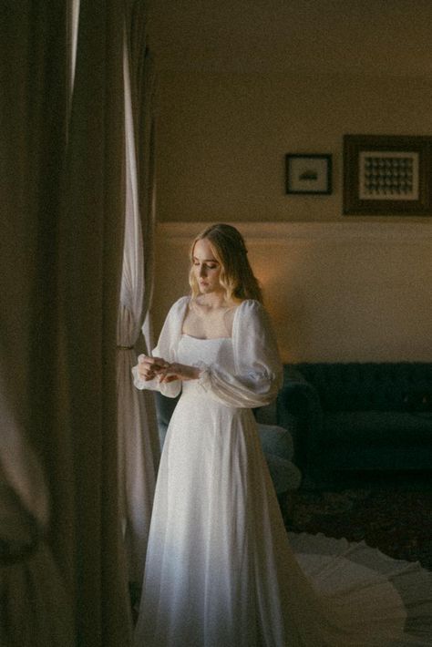 Simple 70s Wedding Dress, Crunchy Wedding Dress, Cozy Wedding Dress, Autumnal Wedding Dress, Long Sleeve Wedding Dress Aesthetic, Little Women Wedding Aesthetic, Pride And Prejudice Wedding Dress, Romantic Long Sleeve Wedding Dress, Granola Wedding Dress