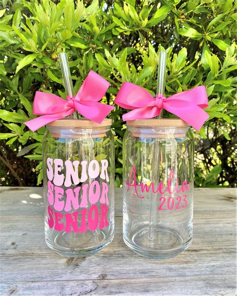 Highschool Senior Night Gifts, Cheer Senior Baskets Gift Ideas, Senior Night Gifts Dance Team, Senior Year Basket, Senior Gift Bag Ideas, Team Senior Gift Ideas, Personalized Senior Gifts, Senior Gifts Cheerleading, High School Senior Gift Basket Ideas