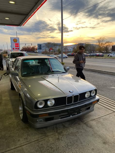 Bmw 325is E30, Bmw Vintage, Bmw 325, Bmw E30 M3, Japanese Sports Cars, Vw Classic, Pimped Out Cars, Bmw Classic, Getaway Car