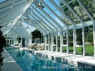 As a design, the floor to ceiling glass provides a natural transition between a natural transition between the interior and exterior spaces. Projecting gables Roof Swimming Pool, Outdoor Building Ideas, Clubhouse Interior, House Purchase, Indoor Pool Design, Pool And Hot Tub, Pool Enclosures, Indoor Greenhouse, Glass Pool