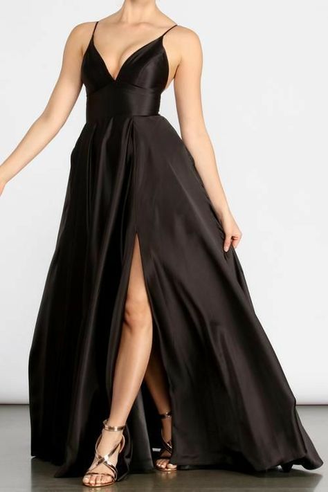 Yule Ball, Prom Dress Ideas, Prom Dress Inspiration, Cute Prom Dresses, Black Prom, Pretty Prom Dresses, Grad Dresses, Prom Outfits, Prom Ideas