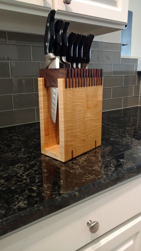 Knife Block Diy, Diy Knife, Wooden Knife, Carpentry Projects, Woodworking For Kids, Knife Holder, Wood Carving Patterns, Teds Woodworking, Woodworking Projects Plans