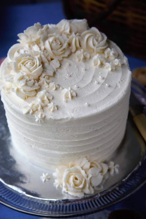 Lemon Cake Filling, Wedding Cake Options, Caramel Buttercream, Fondant Wedding Cakes, Chocolate Butter, Fall Wedding Cakes, Cupcake Flavors, Cake Fillings, Cake Tasting