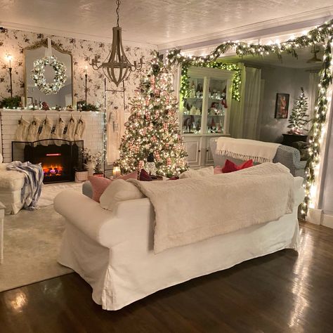 White Bungalow, Christmas Living Rooms, Magical Christmas, Christmas Home, Bungalow, Living Room, White, Christmas, Home Decor