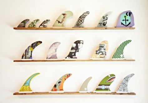 surfboard fin art // shelving inspiration // beach life // beach house // surfing lifestyle Decoration Surf, Decoration Restaurant, Surfboard Fins, Surf Boards, Surf Decor, Surfboard Art, Surfboard Design, Surf Design, Surf Shack