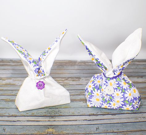 How to Sew an Easter Bunny Treat Bag - Fabric Bunny Pattern Free, Easter Bunny Treat Bags, Chemo Caps Pattern, Infinity Scarf Tutorial, Eye Sleep Mask, Sewing Machine Ideas, Easter Sewing, Easter Bunny Treats, Easter Treat Bags