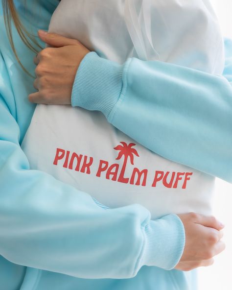 Bold island vibes meet cozy style! 🌴🌸 Recently wrapped up this dynamic branding shoot for @pinkpalmpuff at our Downtown studio. These hoodies are all about bringing that tropical energy into everyday wear. Contact us for your BRANDING photoshoot 📸 📲 #pinkpalmpuff #BrandingShoot #IslandVibes #DowntownStudio #HoodieLove Everything Comes In Waves, Puff Hoodie, Purple Sweatpants, Hawaii Hibiscus, Yellow Hibiscus, Hoodie Logo, Cute Preppy Outfits, Birthday Wishlist, Heather White