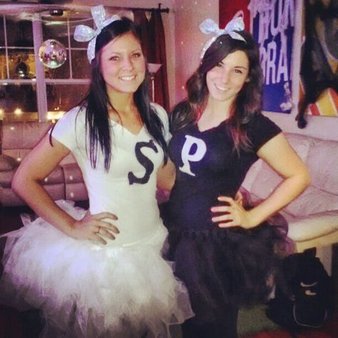 Salt and pepper Halloween costumes with tutus Costumes With Tutus, Fun Diy Halloween Costumes, Bff Costumes, Halloween Tutu Costumes, Halloween Costumes You Can Make, Original Halloween Costumes, Meme Costume, Diy Couples Costumes, Halloween Group