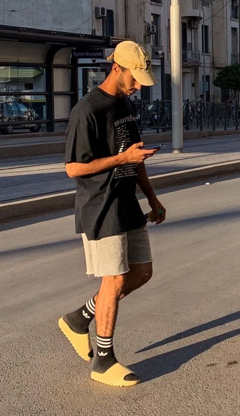 check out our ig Yeezy Slides Outfit For Men, Yeezy Outfit Men, Streetwear Men Shorts, Yeezy Slide Outfit, Outfits With Yeezy Slides, Foto Streetwear, Slide Outfits, Yeezy Outfits, Yeezy Slides Outfit