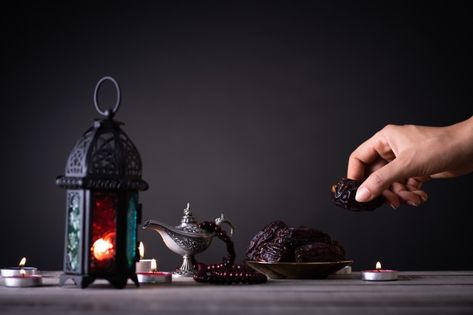 Ramadan Dates Photography, Ramadan Pics, Facts About Ramadan, Kurma Ajwa, Ajwa Dates, Photo Ramadan, Moon Ramadan, Ramadan Dates, Ramadan Food