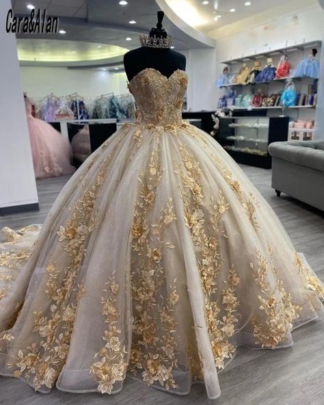 Champagne Quince Dresses, Gold Quince Dress, Xv Dresses, Champagne Quinceanera Dresses, Quinceanera Themes Dresses, Quinceanera Dresses Gold, Sweet 16 Dress, Quinceñera Dresses, 15 Dresses Quinceanera