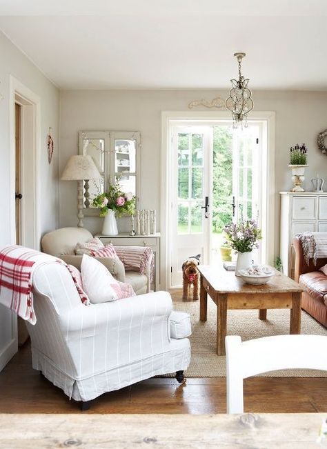 Country Cottage Living Room, Estilo Cottage, Country Cottage Living, French Country Decorating Living Room, Living Room Decor Country, French Country Living, Interior Design Minimalist, Cottage Shabby Chic, French Country Living Room