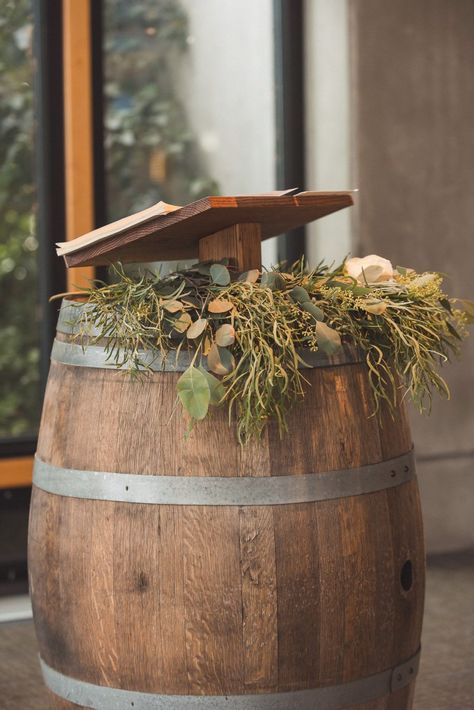 Podium Greenery Details Wedding Podium Diy, Diy Podium Wedding, Wedding Podium Ideas, Diy Podium Stand, Wedding Podium Decor, Rustic Podium, Whiskey Barrel Wedding Decor, Diy Podium, Wedding Podium