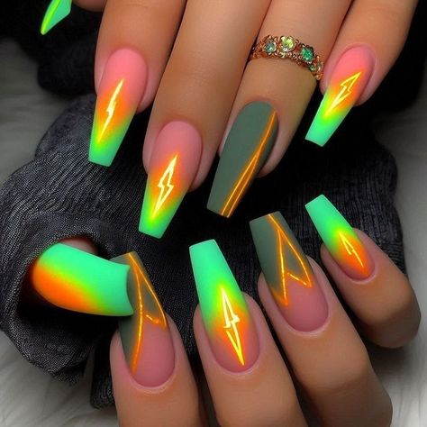 Bougie Nails, Nails Black Coffin, Coffin Nails Black, Extra Birthday Nails, Coffin Nails Short, Summer Coffin Nails, Nail Designs Bling, Classy Baddie Nails, Rainbow Nails Design