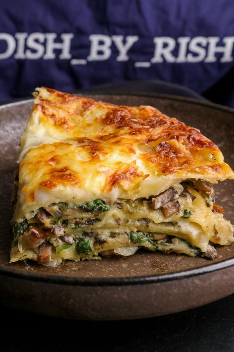 Mushroom and Chestnut Lasagne Chestnut Recipes Savory, Chestnut Mushroom Recipes, White Lasagne, Yellow Lentil Soup, Chestnut Recipes, Recipes Sides, Mushroom Lasagna, Mushroom Recipes Healthy, Lasagne Sheets