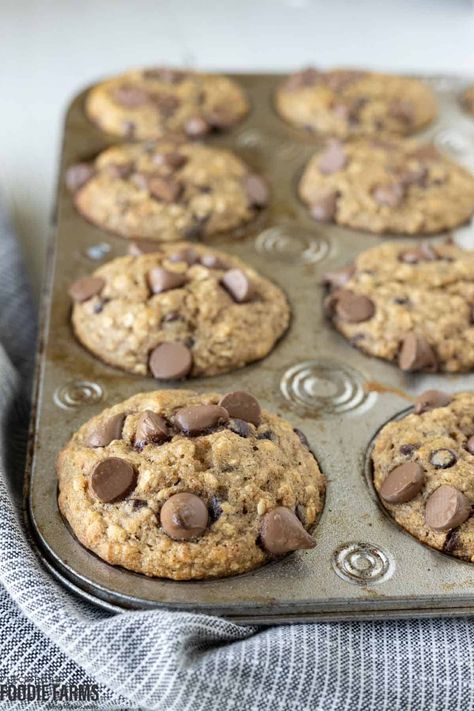 Whole Wheat Banana Chocolate Chip Muffin, Banana Greek Yogurt Muffins, Oat Banana Muffins, Banana Chocolate Chip Oatmeal Muffins, Banana Oatmeal Chocolate Chip Muffins, Moist Muffin Recipe, Greek Yogurt Banana Muffins, Healthy Chocolate Chip Muffins, Chocolate Banana Muffins Recipe