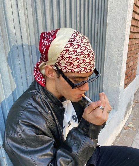 Silk Scarf Outfit, Bandana Outfit, Head Bandana, Bandanas Men, Headband Men, Scarf Outfit, Bandana Styles, Head Wrap Scarf, Red Scarf