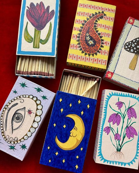 EXCITING NEWS !!! I’m going to be selling at @saladdaysmarketlondon Christmas market in @batterseapwrstn on Saturday the 30th of November 🌟 I’ve been busy working away on some new creations including my hand painted matchboxes featured here. I absolutely adore them !! Each of them is one of a kind and a labour of love. I created hand painted matchboxes for my besties as gifts earlier in the year and every time I’ve been around their houses since, I’ve seen their boxes decorating their homes a... Painted Matchboxes Diy, Things To Sell At A Christmas Market, Diy Matches Box Ideas, Decorating Matchboxes, Painted Matchboxes, Diy Candle Box, Match Box Craft, Silly Trinkets, Match Jar