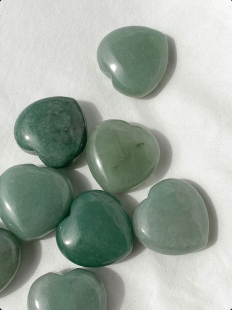 Planet Venus, Day Aesthetic, Green Aventurine Crystal, Earth Wind, Green Shamrock, Crystal Aesthetic, Crystal System, Aventurine Crystal, Jade Crystal