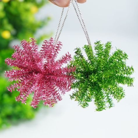 Chenille Stems Crafts, Chenille Stem Crafts Christmas, Diy Pipe Cleaner Ornaments, Christmas Decorations Ideas Diy, Pipe Cleaner Christmas Ornaments, Pipe Cleaner Ornaments, Chenille Stem Crafts, Christmas Decorations Ideas, How To Make Snowflakes