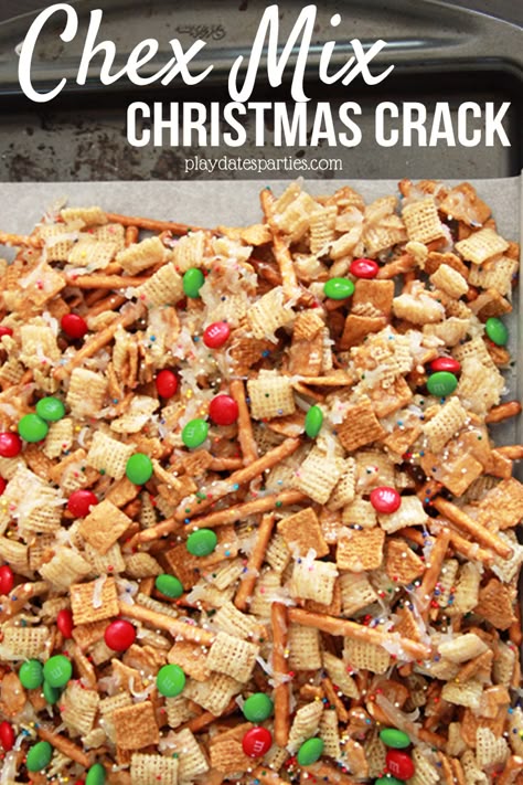 Chec Mix Recipe, Chex Mix Ideas, Chex Mix Candy, Ritz Cracker Candy, Ritz Cracker Toffee, Chex Mix Recipes Sweet, Christmas Snack Mix, Chex Mix Christmas, Ritz Cracker Recipes