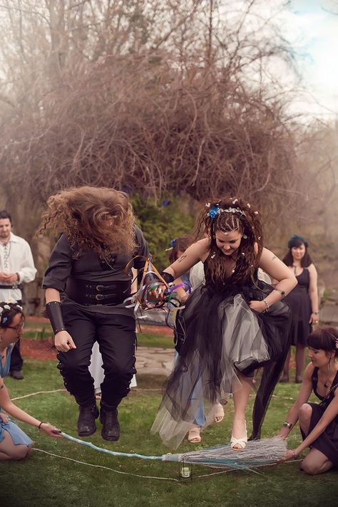 A 13-color handfasting and fire dancing at this Quebec wiccan wedding Binding Ceremony, Pagan Handfasting, Ritual Ideas, Wiccan Wedding, Handfasting Ceremony, Fire Dancing, Medieval Wedding Dress, Witch Wedding, Nordic Wedding