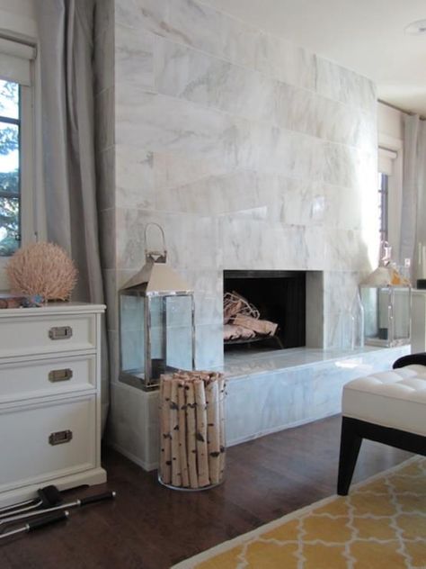 moth-design.blogspot.com    Ann Sacks Opera 12" x 36" marble tiles on fireplace, windows flanking fireplace covered in platinum silk curtains window panels, Pottery Barn Moorish Tiles Rug, white leather tufted bench and twin white chests and polished nickel lanterns. Moth Design, Tile Fireplace, Fireplace Designs, Fireplace Cover, Fireplace Tile Surround, White Fireplace, Contemporary Fireplace, Fireplace Remodel, Home Fireplace