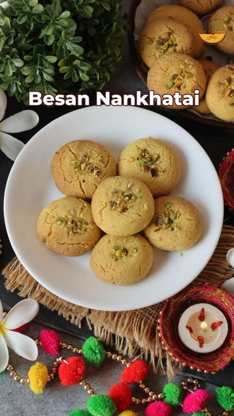 Cookies Recipes Indian, Nankhatai Recipe, Easy Indian Sweet Recipes, Kulfi Recipe, Green Cardamom, Diwali Food, Breakfast Recipes Indian, Tea Snacks, Vegetarian Fast Food