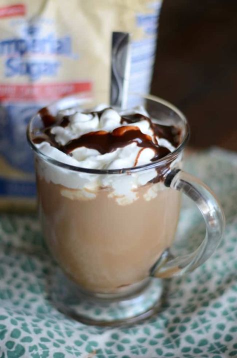 Starbucks Cafe Mocha Recipe, Cafe Mocha Recipe, Chocolate Coffee Drinks, Mocha At Home, Starbucks Vanilla Bean Frappuccino, Cranberry Bliss Bars Starbucks, Starbucks Cafe, Caffe Mocha, Starbucks Vanilla