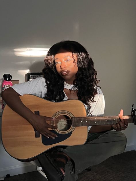 Black girl magic playing guitar #aesthetic #cottagecoreaesthetic #melanin #goldenhour #blackgirlmagic Girl Writing Aesthetic, Playing The Guitar, Playing The Guitar Aesthetic, Black Guitar Aesthetic, Black Vision Board, Black Musician Aesthetic, Play Guitar, Guitar Girl Aesthetic, Guitar Playing Aesthetic