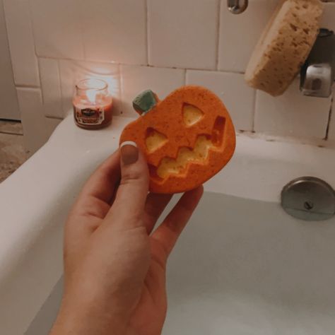 Fall Bath Aesthetic, Halloween Bath, Fall Self Care Aesthetic, Studera Motivation, Fall Blanket, Fall Mood Board, Fall Inspo, Fall Feels, Pumpkin Pattern