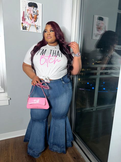 Wide Leg Jeans (Plus) – Feelin' Myself Boutique Plus Size Bell Bottoms Outfit, Plus Size Bell Bottoms, Plus Size Concert Outfit, Bell Bottom Jeans Outfit, Bell Bottoms Outfit, Jeans And T Shirt Outfit, Plus Size Baddie Outfits, Fashion To Figure, Curvy Plus Size