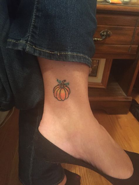 Pumpkin tattoo for my daughter Tiny Pumpkin Tattoo, Small Pumpkin Tattoo, Cute Pumpkin Tattoo, Tattoos Memorial, Pumpkin Tattoos, Fall Tattoos, Paisley Tattoos, Darkroom Photography, Photography Tattoos