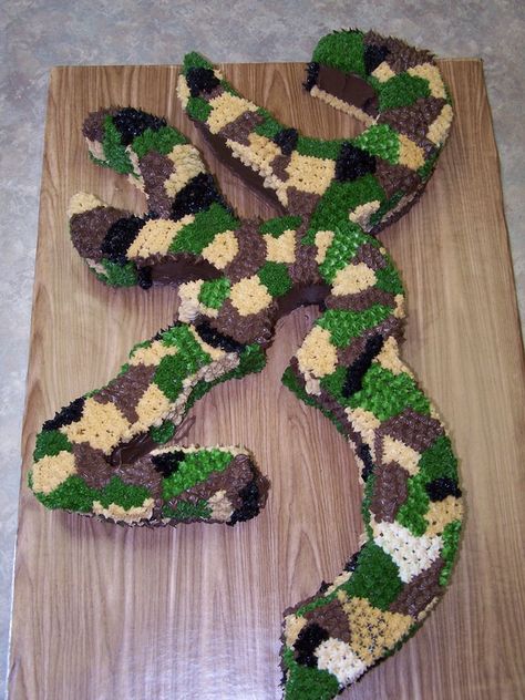 Hunting Birthday Cakes, Camo Cakes, Camo Cake, Browning Buckmark, Hunting Cake, Deer Cakes, Pull Apart Cupcake Cake, Pull Apart Cake, Hunting Birthday