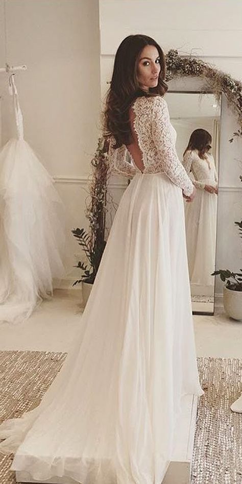 Bridal Inspiration: Rustic Wedding Dresses ❤ See more: http://www.weddingforward.com/rustic-wedding-dresses/ #weddings Sukienki Maksi, Boda Mexicana, Pnina Tornai, Rustic Wedding Dresses, High Street Fashion, Backless Wedding, Bridal Stores, A Wedding Dress, Winter Wedding Dress