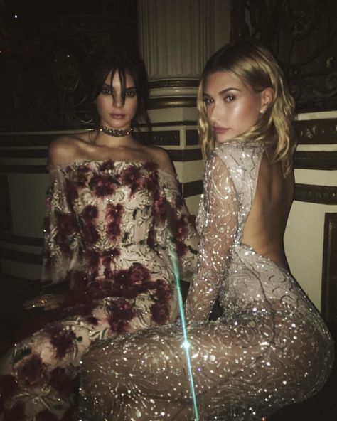 Toni Garrn, Hailey Baldwin, Baghdad, Glitz And Glam, Kardashian Jenner, Kendall + Kylie, Hailey Bieber, Instagram Foto, Looks Vintage