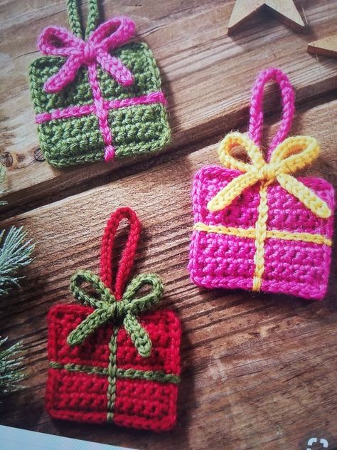 Crocheted Christmas Ornaments, Joululahjat Diy, Crochet Christmas Ornaments Free, Crochet Ornament Patterns, Crocheted Christmas, Crochet Christmas Gifts, Crochet Xmas, Crochet Christmas Decorations, Crochet Christmas Trees