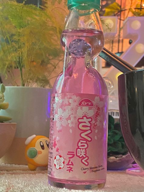 Pink Soda Aesthetic, Pink Soda, Ramune Soda, Japan Drinks, Pink Japan, Ramune Aesthetic, Pink Kawaii Aesthetic, Japanese Food Aethstetic, Ramune Soda Aesthetic