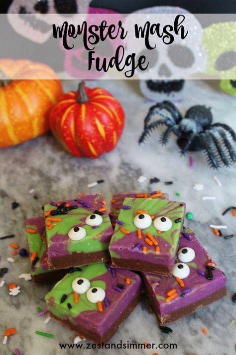 Halloween Fudge, Brussels Sprouts And Sweet Potatoes, Cute Halloween Treats, White Chocolate Fudge, Halloween Sprinkles, Spooky Food, Halloween Dessert, Friends Food, Halloween Baking