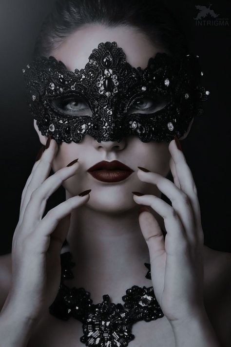 Masquerade Photoshoot, Masquerade Mask Aesthetic, Masquerade Aesthetic, Mask Photoshoot, Black Mask Aesthetic, Black Masquerade Mask, Mask Photography, Mask Aesthetic, Party Photoshoot