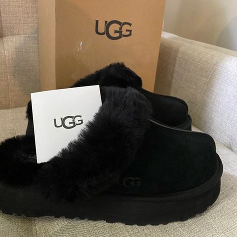 UGG Slides New size 10 women’s Black Ugg Slides, Uggs Slides, Shoes Uggs, Uggs Slippers, Cute Uggs, Ugg Slides, Fluffy Shoes, Shoes Slides, Trendy Shoes Sneakers