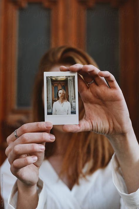 Holding Photo Frame In Hand, Hand In Front Of Face Pose, Charlotte Photoshoot, Yearbook Photography, Brand Session, Fluid Forms, Ad Ideas, Art 2023, Instant Photo