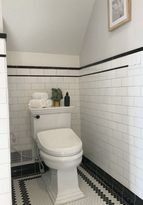 Black And White Tile Bathroom Vintage, Retro Bathrooms 1950s, 1920s Bathroom Original, Metro Tiles Bathroom, 1930s Bathroom, Bathroom Rehab, 1920s Bathroom, Bathroom Victorian, Black And White Tiles Bathroom