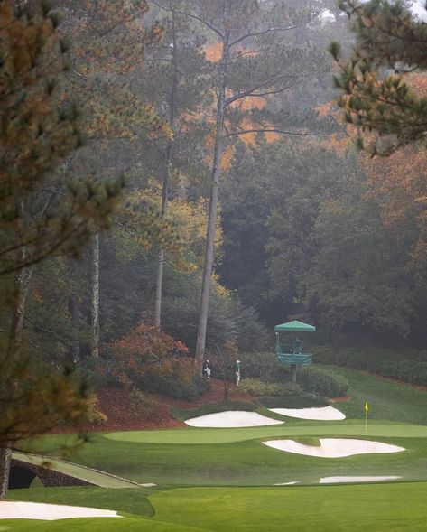 Golf Digest on Instagram: “A misty fall morning at Augusta National. While a November Masters presents different challenges, the second cut will be the biggest change…” Masters Aesthetic Golf, Augusta National Golf Club Wallpaper, Masters Aesthetic, Golf Course Aesthetic, Golfing Aesthetic, Golf Aesthetics, Augusta Masters, Golf Wallpaper, Golf Wife