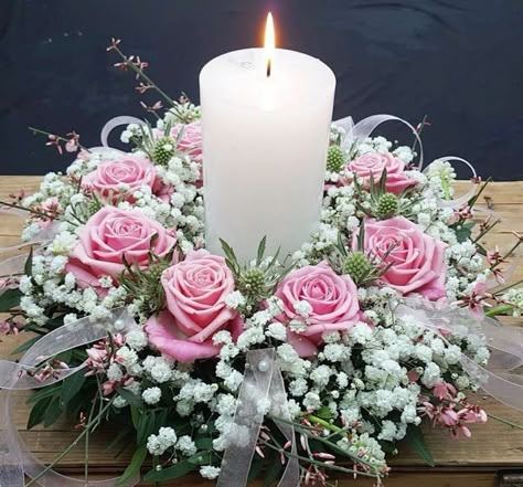 Wedding Flower Arrangements Church, Indoor Outdoor Wedding, Outdoor Wedding Decor, Candle Arrangements, Living Room Cozy, Christmas Flower Arrangements, Church Flower Arrangements, Creative Flower Arrangements, Home Backyard