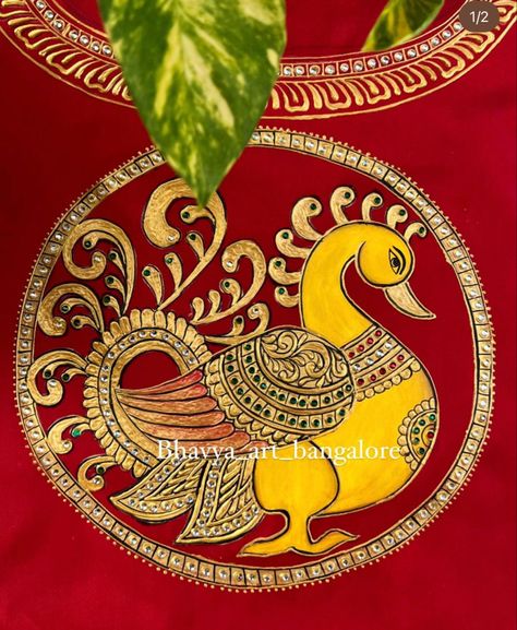 Tanjore Painting On Cloth, Madhubani Painting Blouse Design, Tanjore Painting On Blouses Sketch, Tanjore Painting On Dresses, Tanjavur Painting Sketch, Peacock Tanjore Painting On Fabric, Tanjore Peacock Painting, Tanjore Blouse Painting, Peacock Fabric Painting Designs