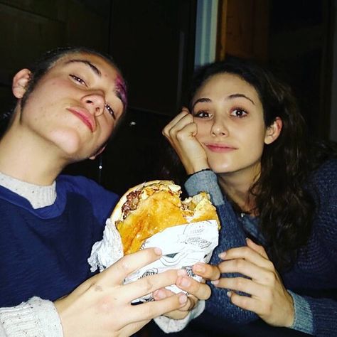 emmy rossum, ethan cutkosky, and shameless resmi Carl Shameless, Ethan Cutkosky, Shameless Scenes, Shameless Characters, Shameless Tv Show, Brooklyn 9 9, Carl Gallagher, Ian And Mickey, Emmy Rossum