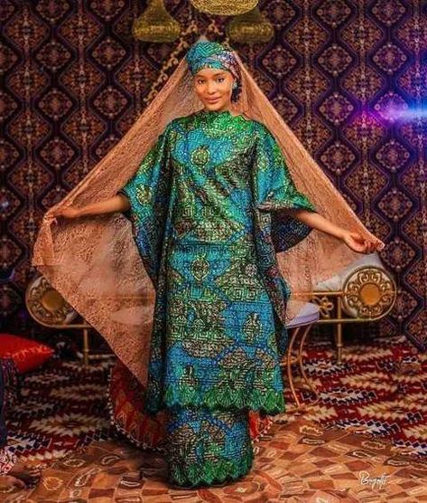 Hausa Ankara Styles For Ladies, Kaftan Styles For Ladies, Hausa Ankara Styles, Nigeria Clothes, Latest Gown Styles, Muslim Outfit, Kaftan Styles, Ankara Styles For Women, African Traditional Wear