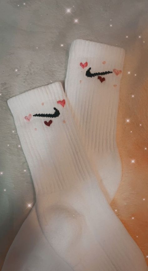 Heart Nike, Custom Nike Socks, Roses Lavender, Clothes Embroidery Diy, Trendy Socks, Embroidery Hearts, Autumn Rose, Cute Nike Outfits, Diy Socks