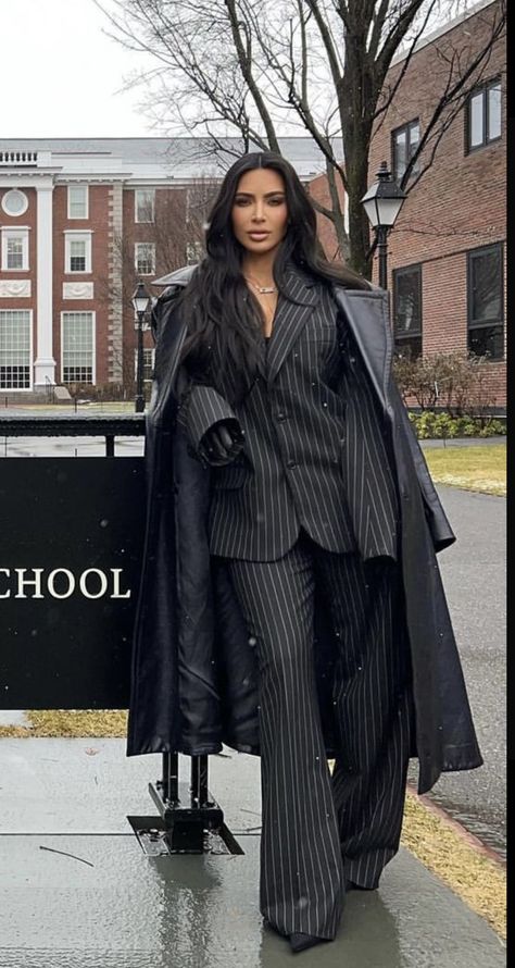 Kim Kardashian Blazer, Prada Necklace, Workwear Women, Professional Workwear, Interview Outfits, Trousers Outfit, Black Leather Coat, Corporate Outfits, Woman Suit Fashion